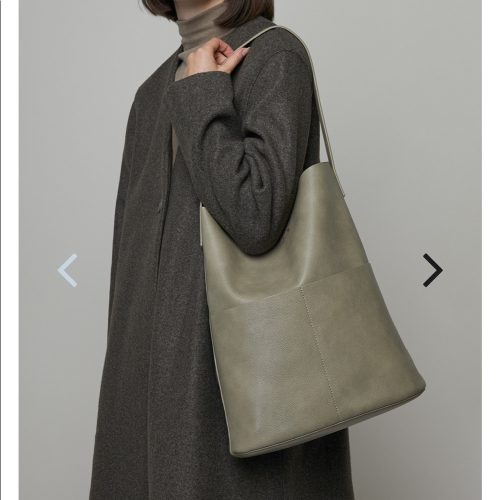 Like new oak+fort leather tote bag